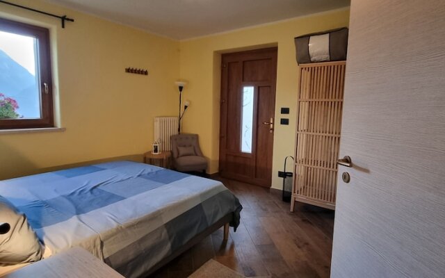 Lo Noyer Et Les Roses