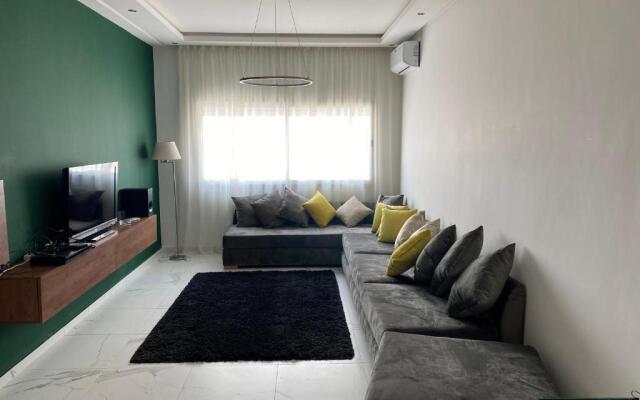 Lovely 4-bedroom condo with pool