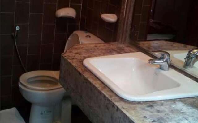 Yoho Yenisey Lake View Bungalow