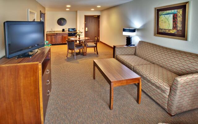 Holiday Inn Express Hotel & Suites Dubuque, an IHG Hotel