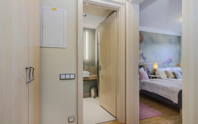 Luxury Center APT Garage Parking by Michal&Friends