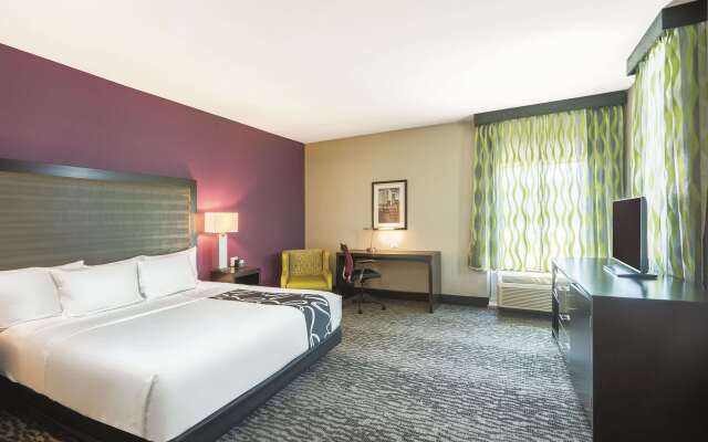 La Quinta Inn & Suites by Wyndham Memphis Downtown