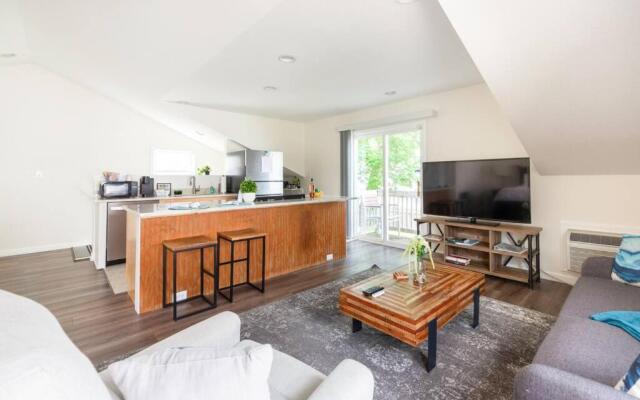 *Cozy Studio Carriage House- Minutes from Downtown