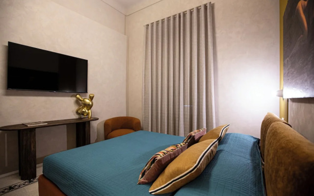Reverse Art Hotel