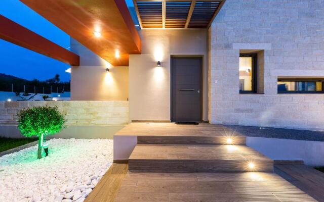 Villa AORI