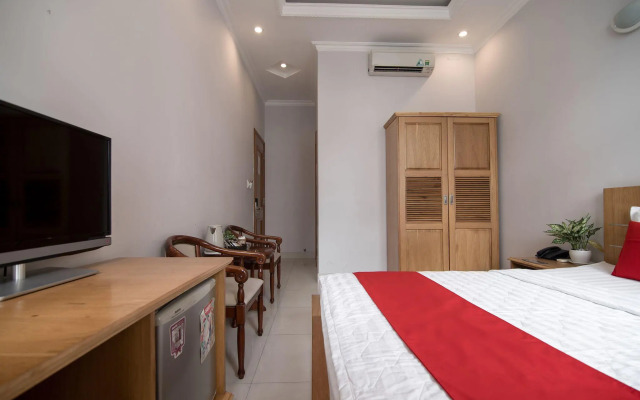 Bin Bin Hotel 2 - Near Him Lam D7