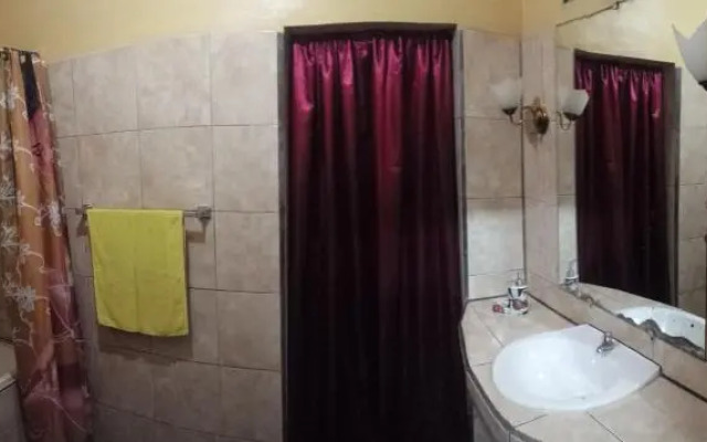 Fernandez and Friends Rooms