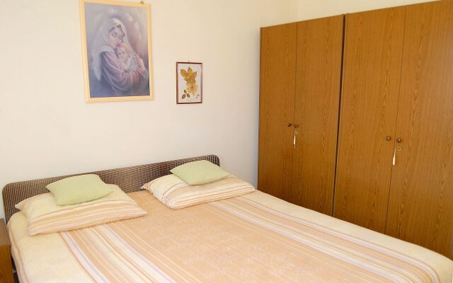 Apartment Ante - with large terrace : A1 Primosten, Riviera Sibenik