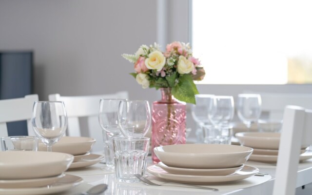 Apartment for 6 in Poznan by Renters