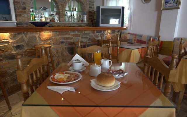 Aphrodite Hotel & Apartments