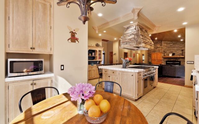 Four Happy Bears Estate #1277