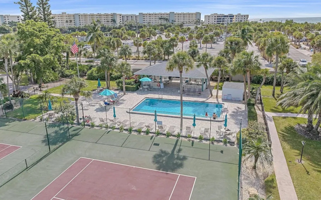 Siesta Beach Retreat 2 Bedroom Townhouse