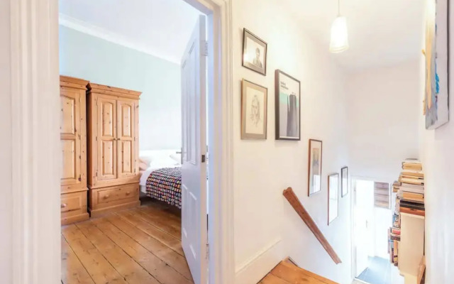 Spacious Central Hove Beach Flat