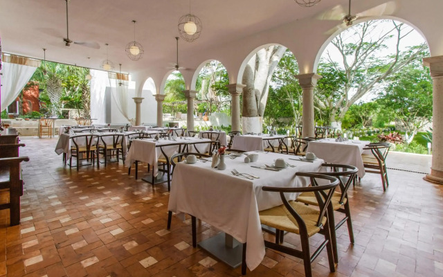 Hacienda Santa Cruz