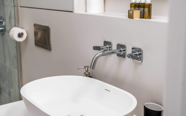 Modern Apartment Near Central London