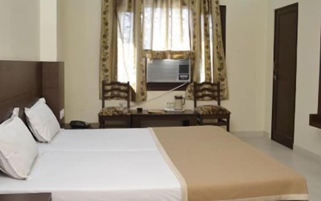 Hotel Raghav Palace