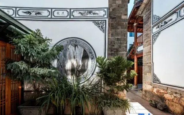 Ruyuan Boutique Homestay (Dali Erhai Caicun Branch)