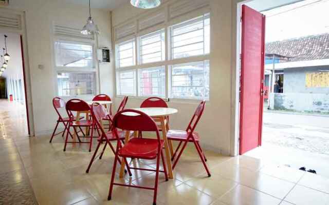 Home Addicts Hostel Yogyakarta