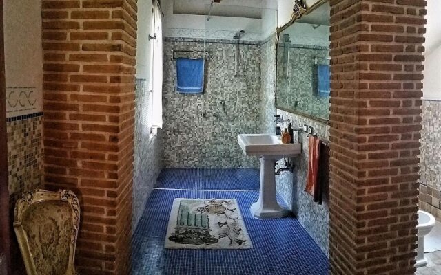 Meridiana Holiday House With Shared Swimming Pool