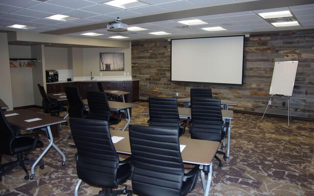 Best Western Plus Lacombe Inn & Suites