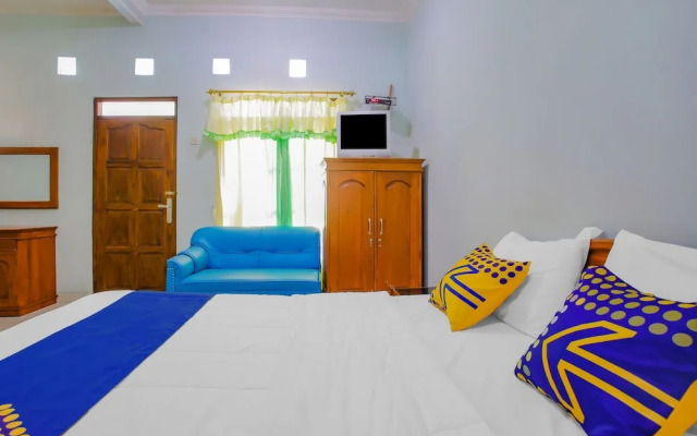 SPOT ON 90100 Hotel Kediri Bandungan