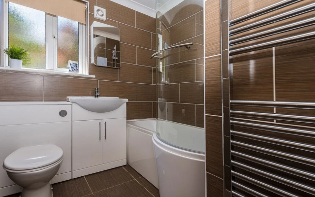 3 Bedroom Bungalow Moelfre- Private Garden,parking