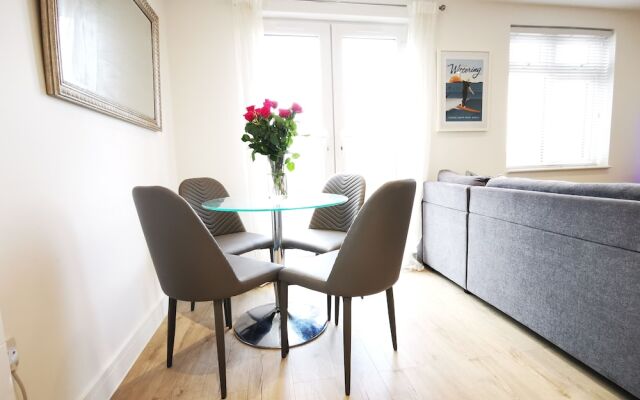 Seaside Apartment in the Heart of East Wittering Village