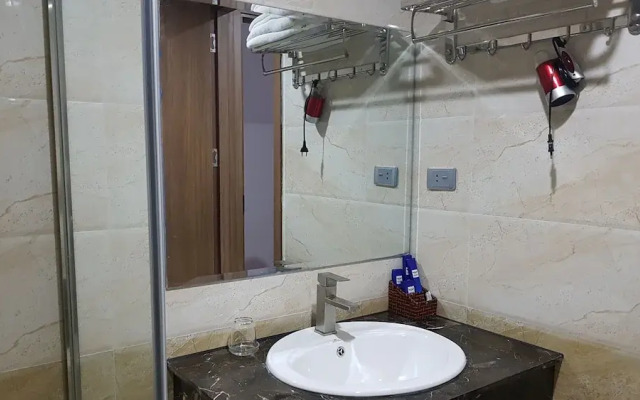 Lakeside Dailai Hotel