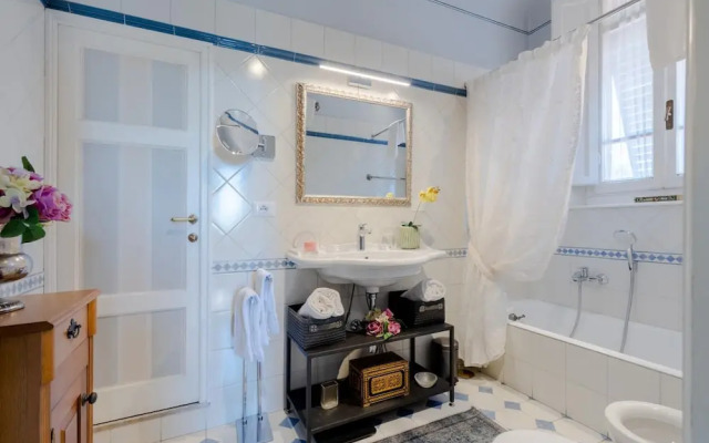 Casa Emy in Lucca With 3 Bedrooms and 2 Bathrooms