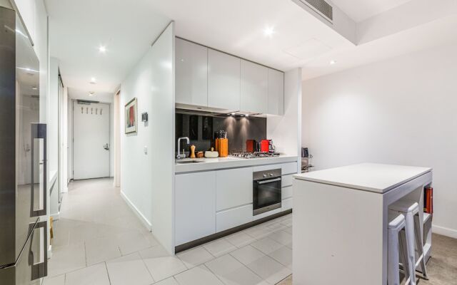 Elegant 1 bed 1 Bath Apartment, Free Parking