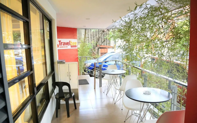 Travelbee Capitol Inn