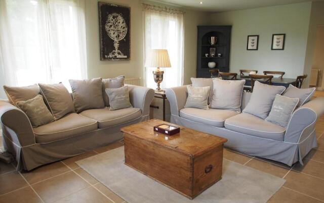 La Villa a Chateau Franc-Daut Sleeps 6