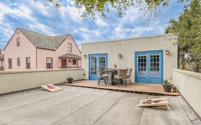 62 Hypolita Carriage House