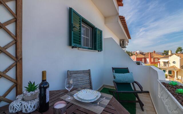 Faro Airport Flat 5 by Homing