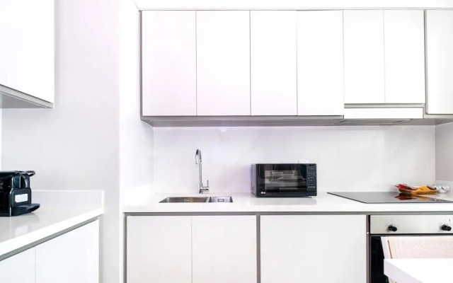 LUX  Luxury Sunrise Beachfront Suite 1