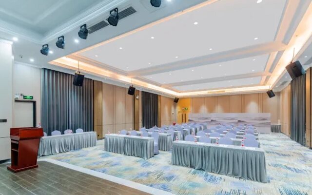 Vienna Hotel Guangdong Zhongshan Xiaolan High-Speed Railway Station