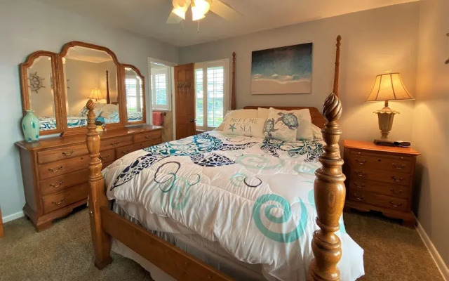 The Salty Sol 6 Bedroom Home
