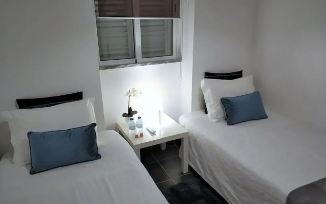 Sleep & Go Faro Airport Guest House