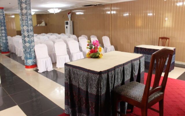 Noblesse Hotel