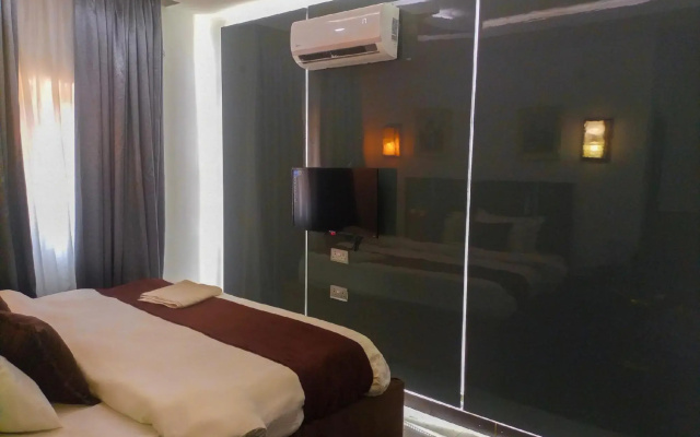 Ice Grand Hotel & Suites