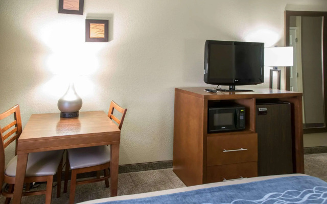 Comfort Inn Gurnee near Six Flags