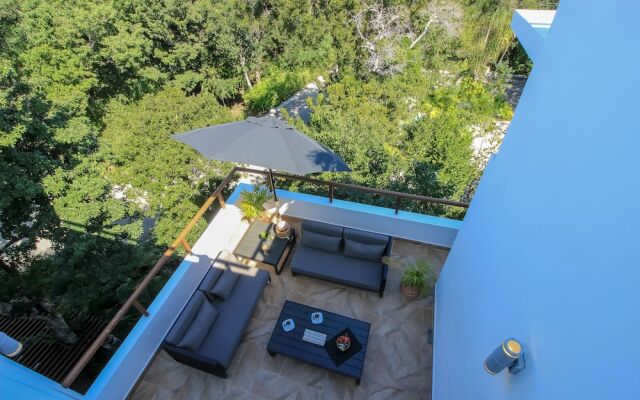 Rooftop Hot Tub Penthouse by Olahola