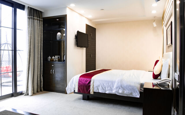 New World Hotel