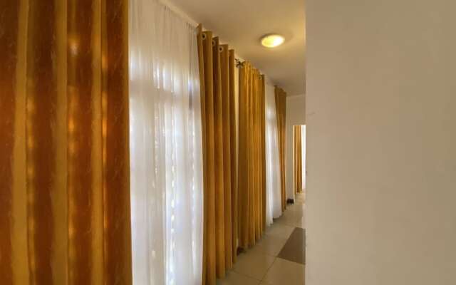 Lux Suites Eden Seafront Apartments