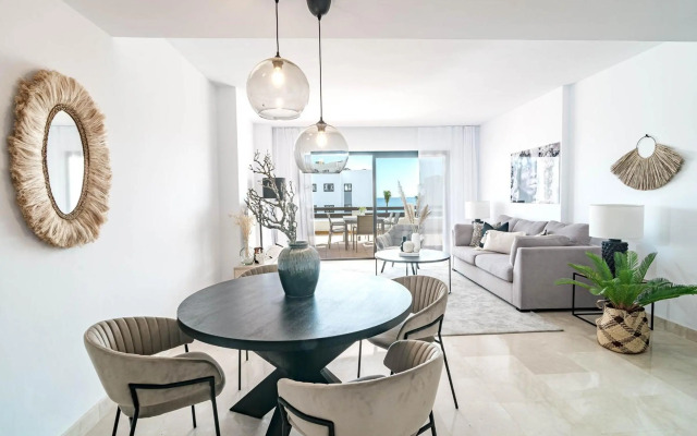 DJA- Modern 2 bedroom apartment close to beach