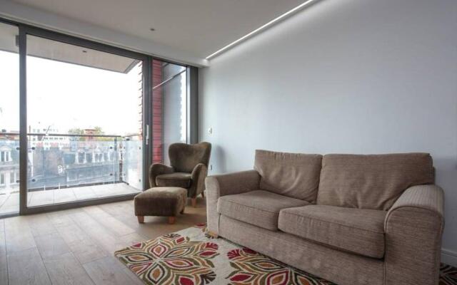 Modern 1 Bed in the Perfect Location- Very Central