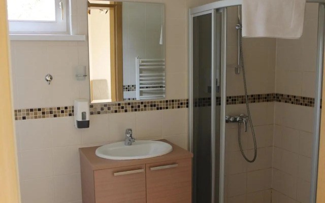 Guest House Lenkas