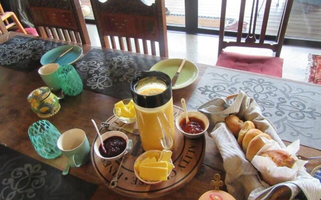 Redwood Valley B & B