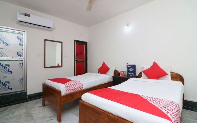 OYO 18587 Alok House