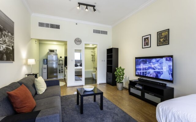 One Perfect Stay - Studio Executive Bay